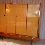 Armoire vintage