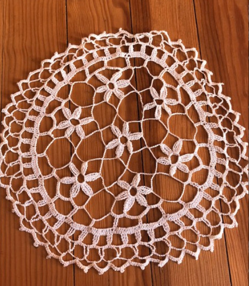 Handmade cotton placemat in new condition diameter 28 cm