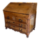 Secretary, sloped desk in walnut, 18th century ☐ 97.5 x 62 cm