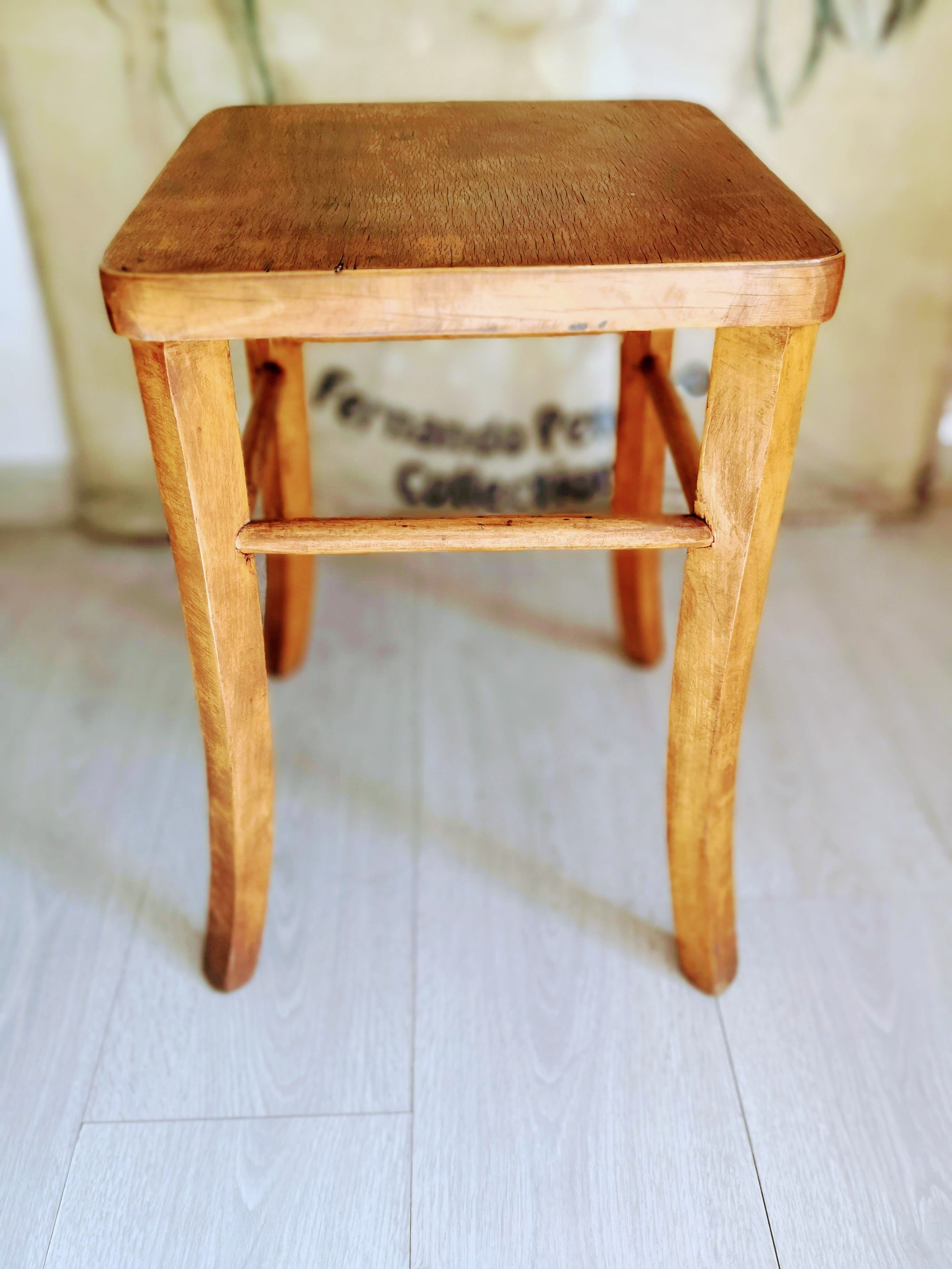 Bistro stool