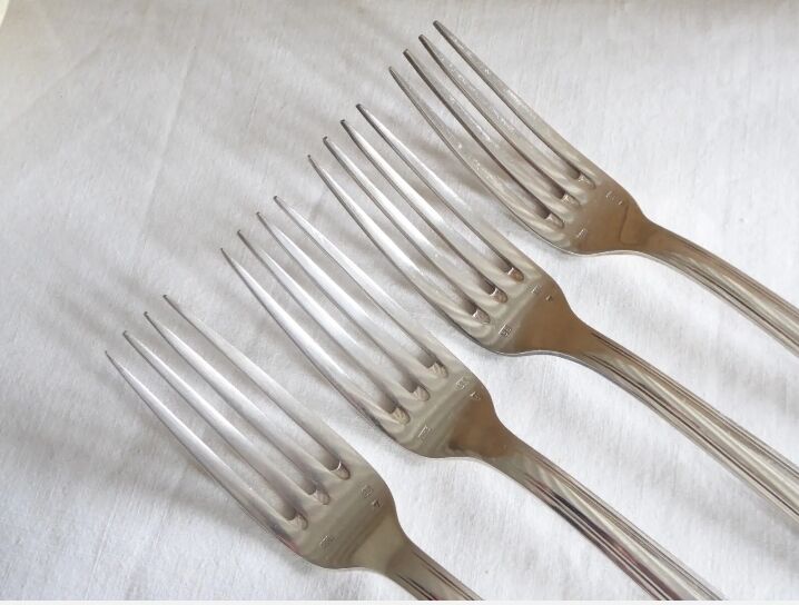Silver metal forks, BB