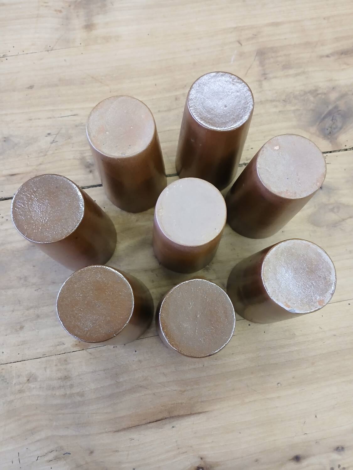 8 glazed stoneware mugs/cups