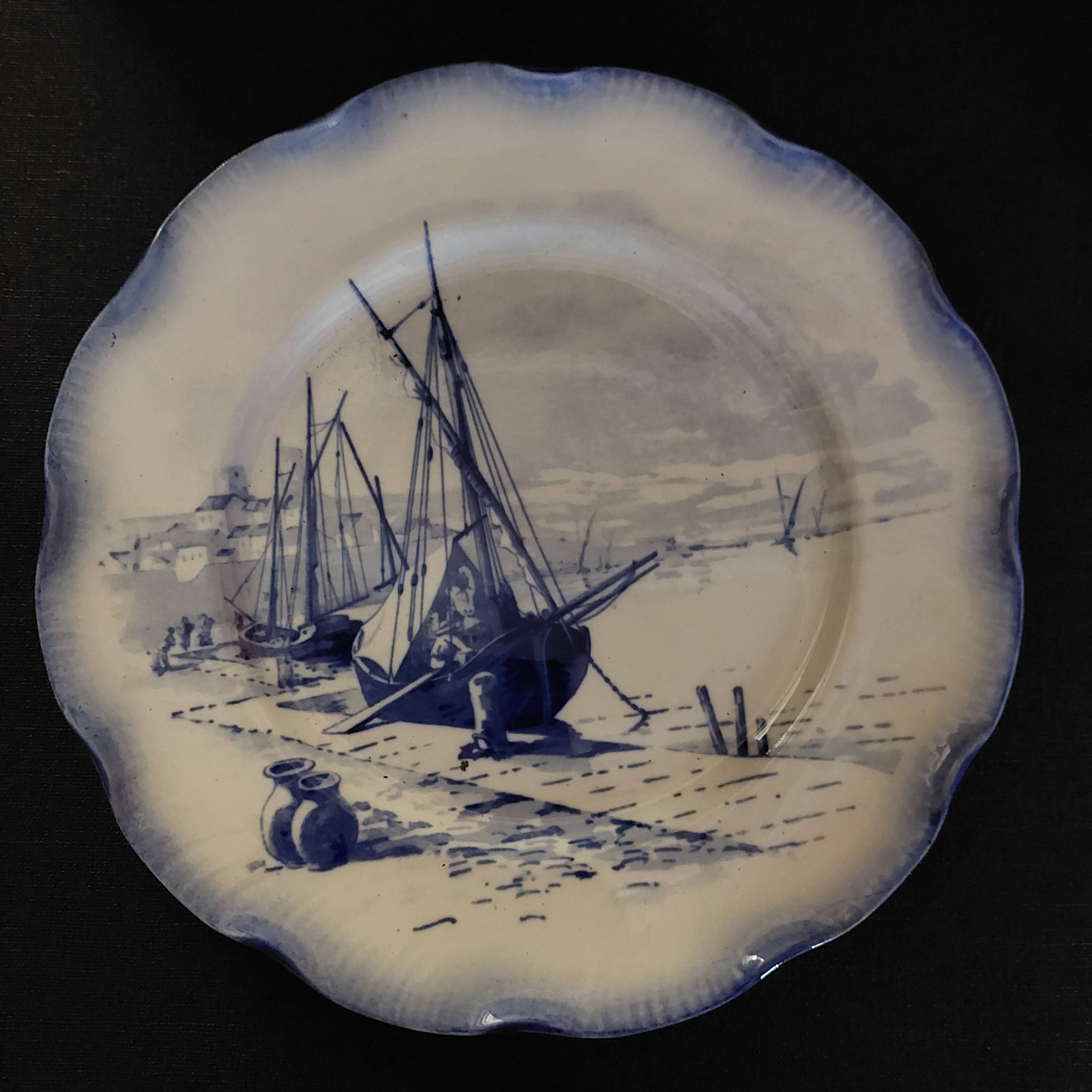 Sarreguemines earthenware plate with Marine decor late 19th century early 20th century