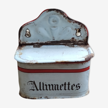 Vintage wall-mounted matchbox made of enamelled sheet metal. kitchen décor with lid