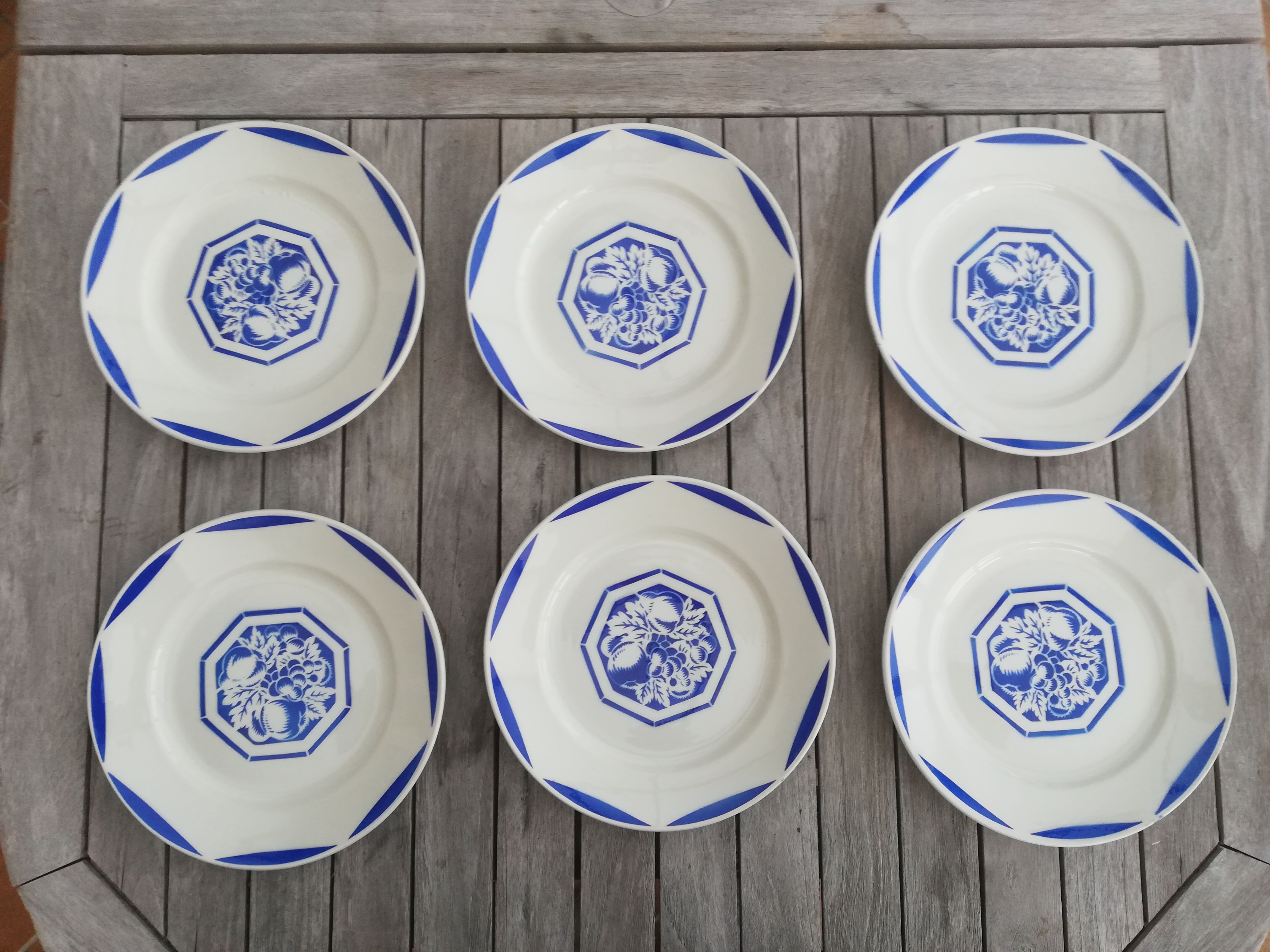 6 old flat plates