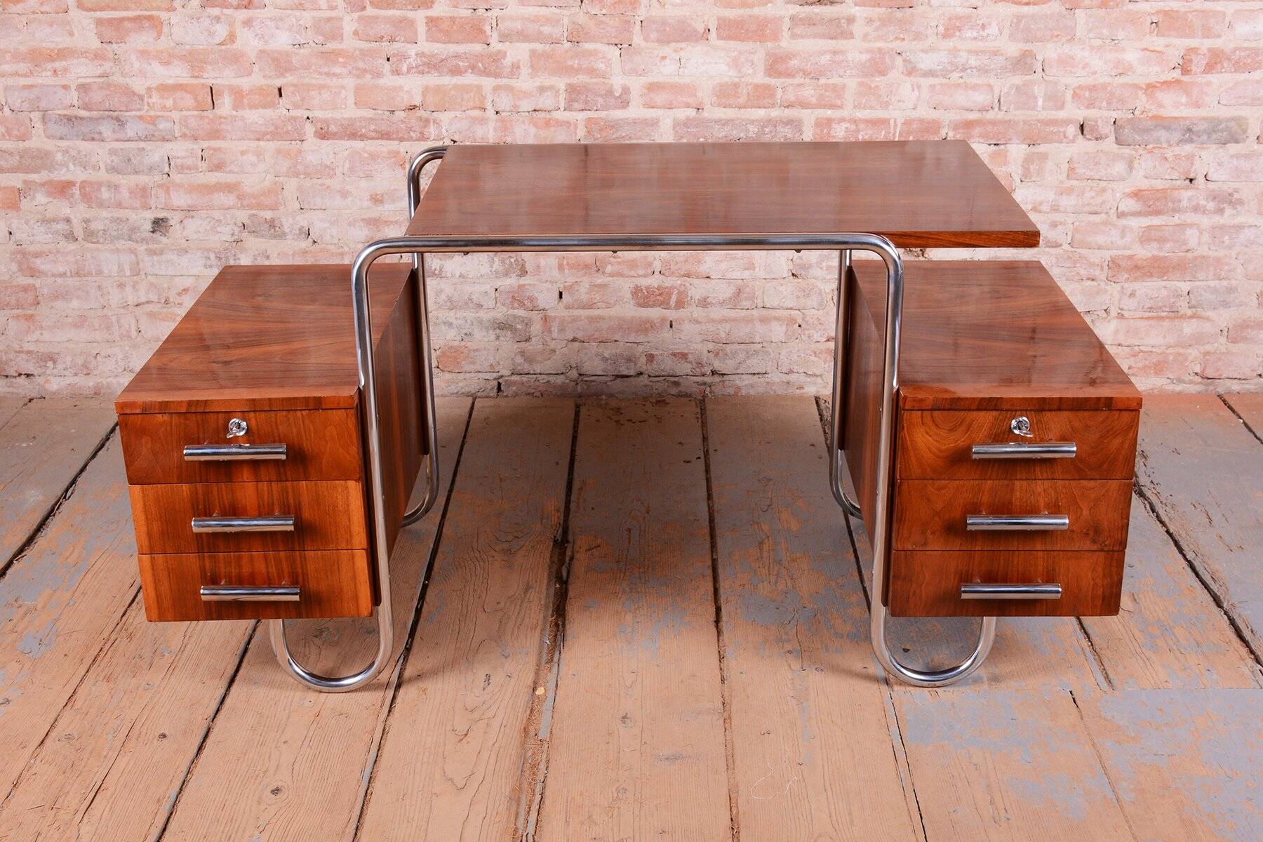 Czech Bauhaus Writing Desk in Walnut attributed to A. Lurcat for Kovona, 1920s