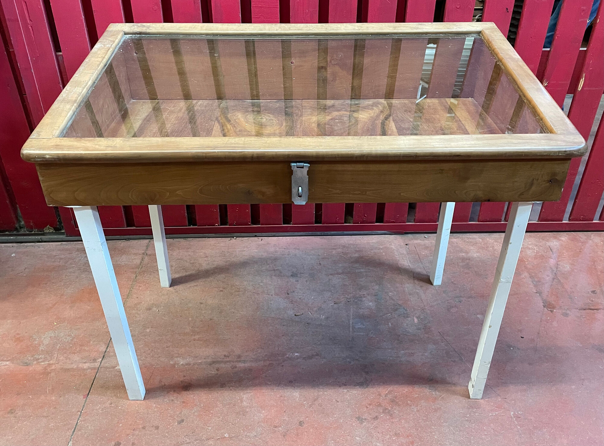 Old table showcase in walnut wood and glass, to install, store model with heavy glass