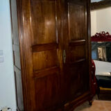 Mahogany wardrobe with fluted columns. Louis XVI style.