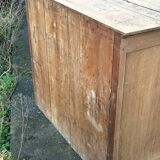Commode en bois brut