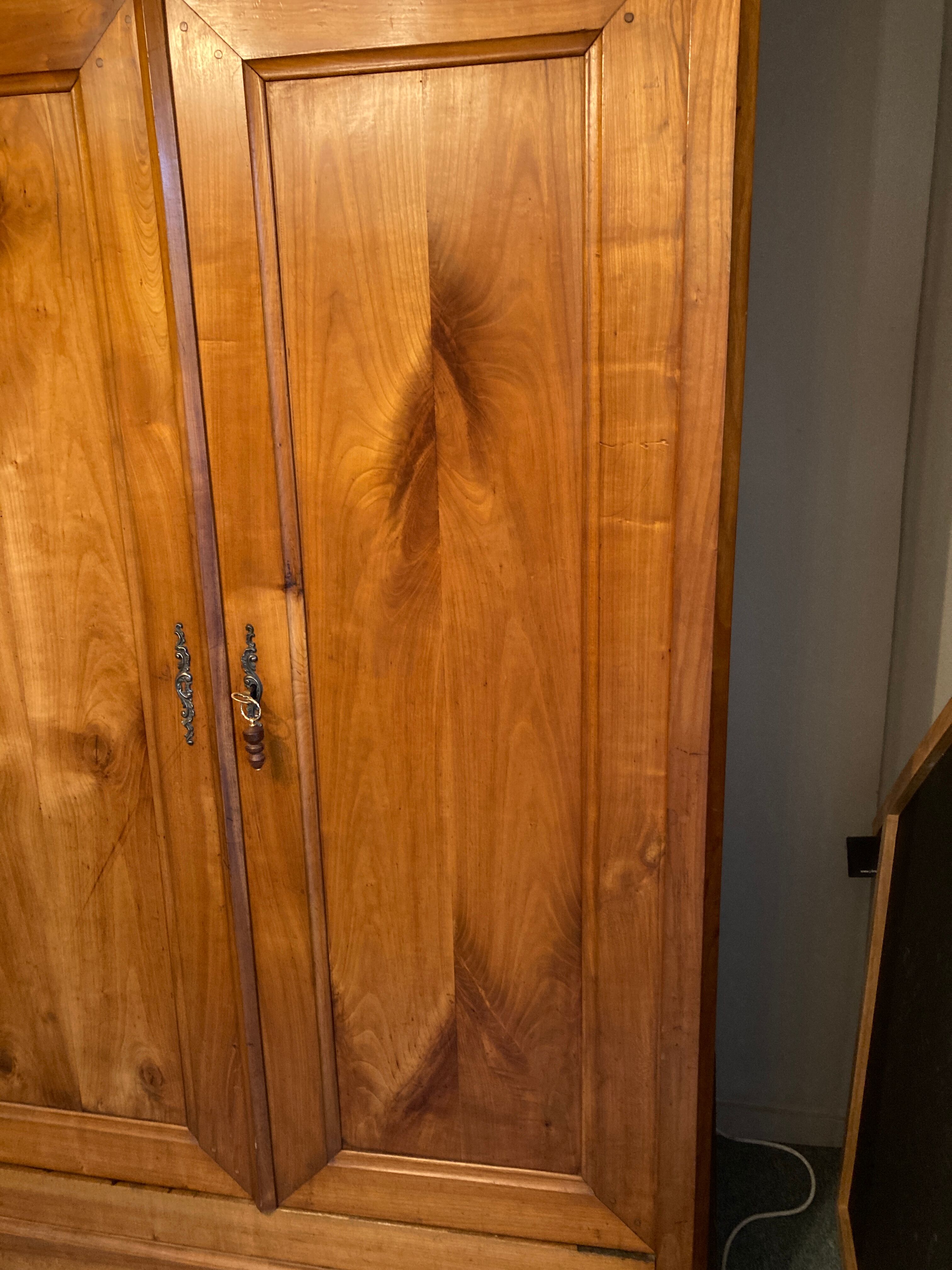 Wardrobe Louis Philippe