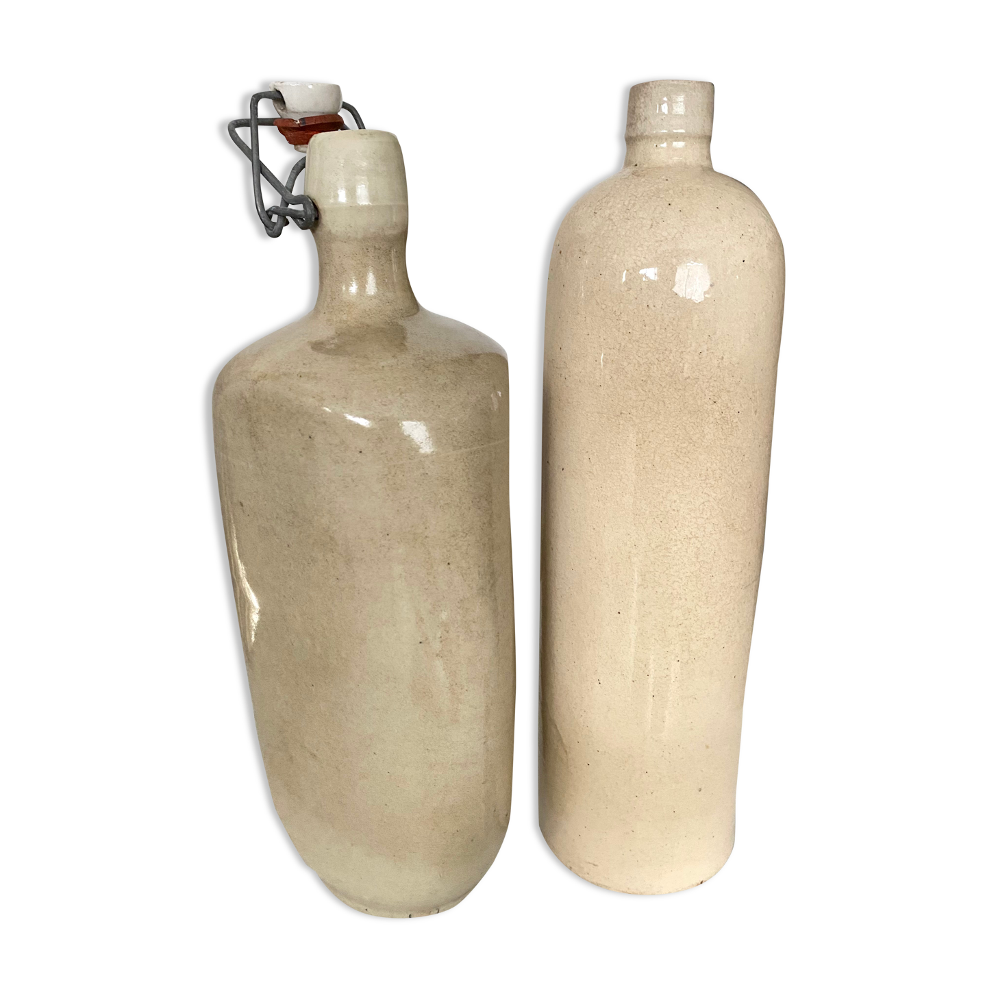 Set of 2 enamelled sandstone bottles