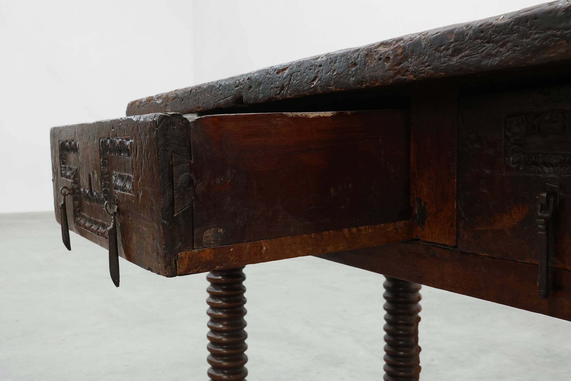 Spanish Oak Side Table or Console, 17th Century
