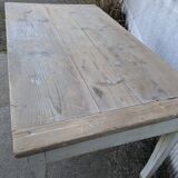 Farm table