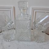 Lot of carafe and its 4 whiskey glasses