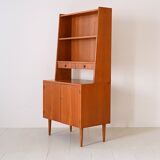 Bookcase with drawers and storage compartment