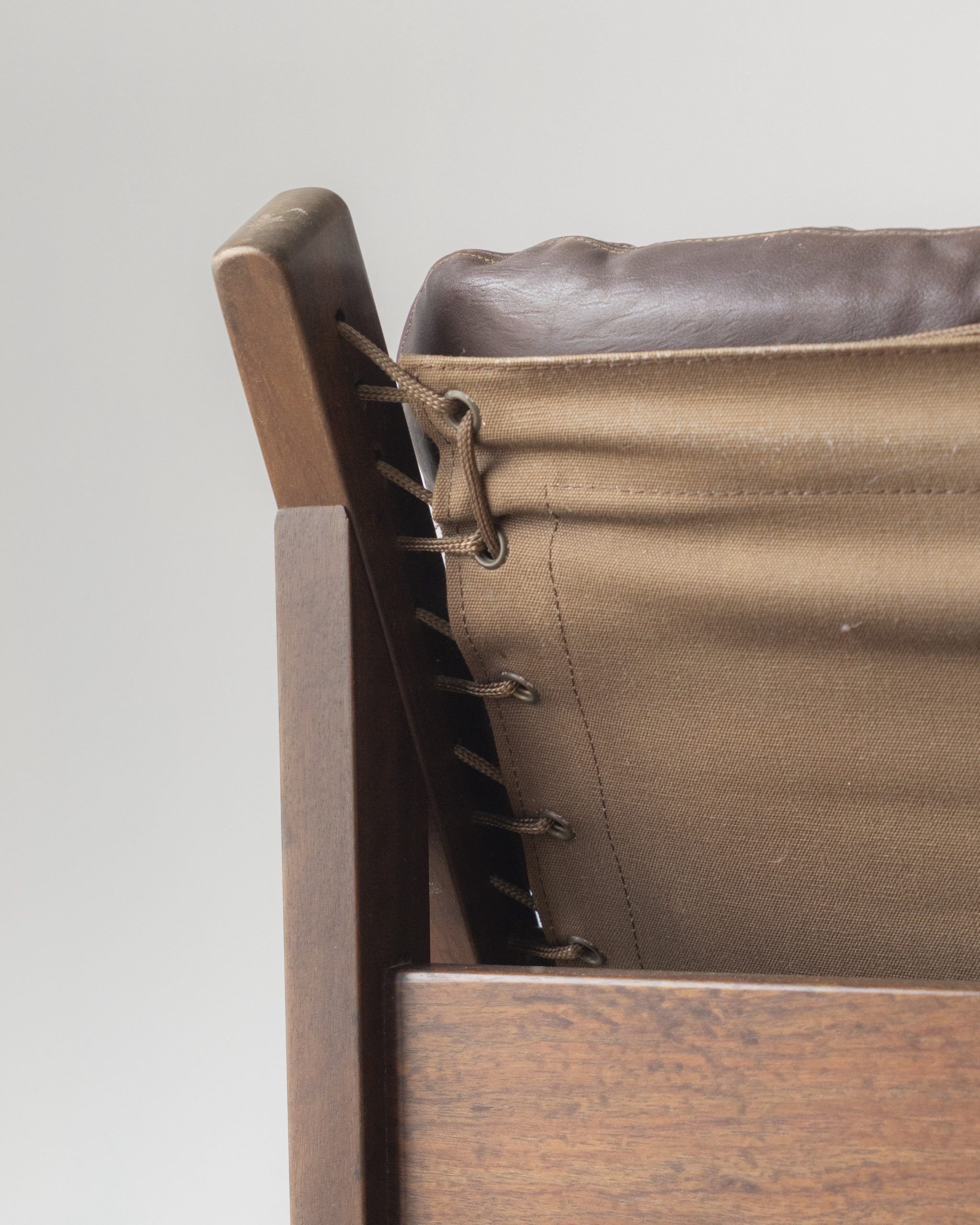 Paire de fauteuils conçus par Torbjørn Afdal en 1962