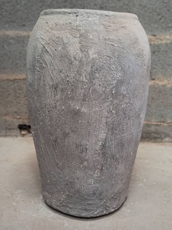 Pot ancien en terre cuite gris