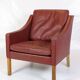 Fauteuil modèle 2207 en cuir rouge et cadre en chêne par Børge Mogensen des années 1960
