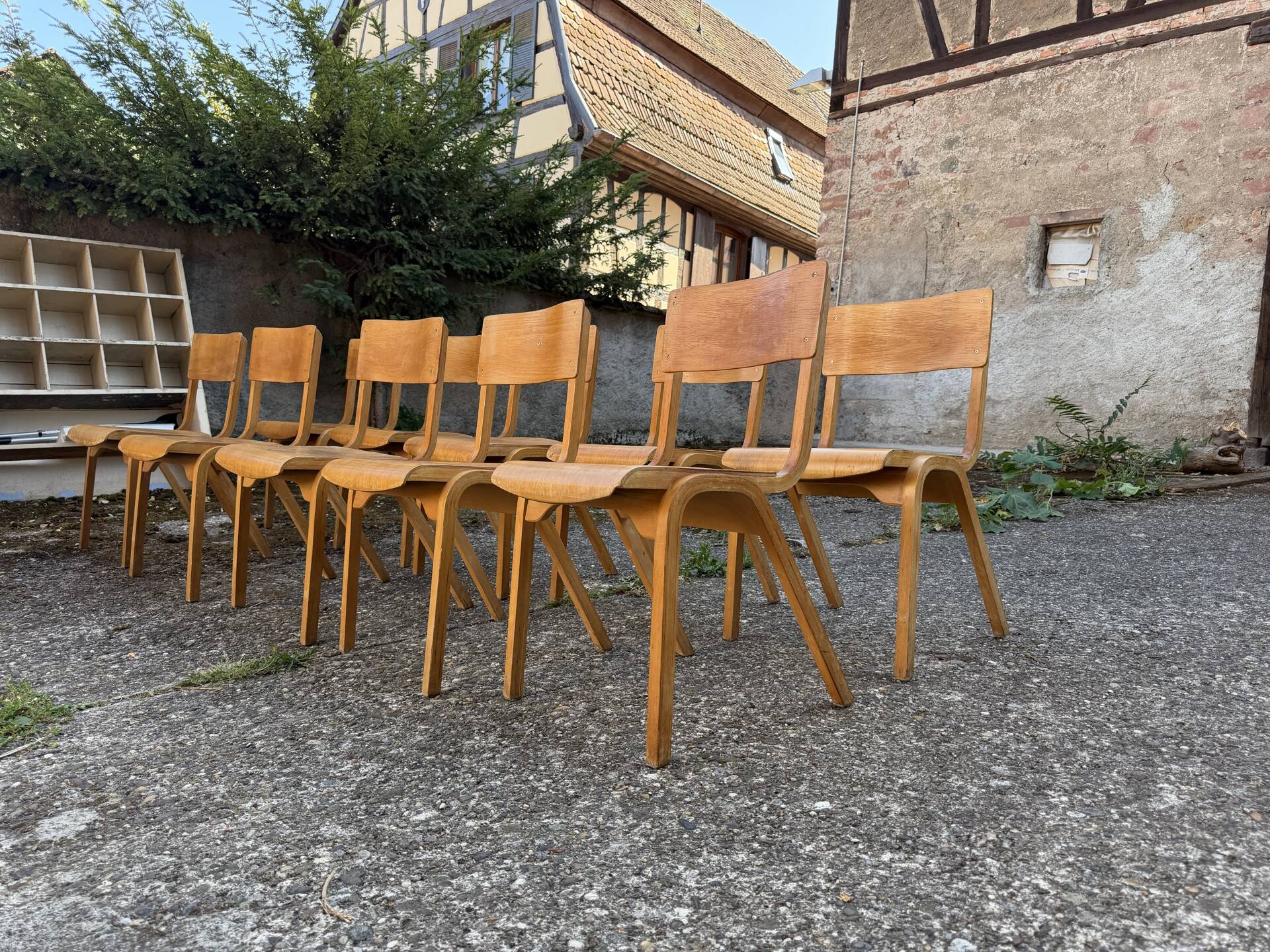 Lot de 50 chaises bistrot empilables vintage 