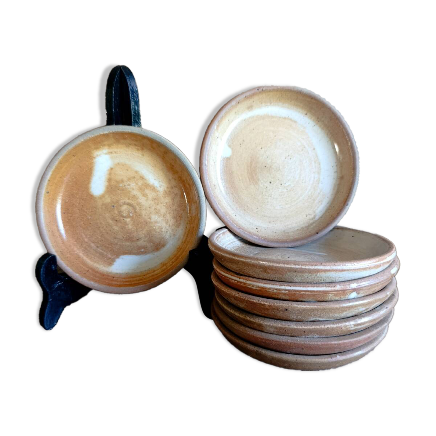8 small dessert plates in raw and refined stoneware, vintage.