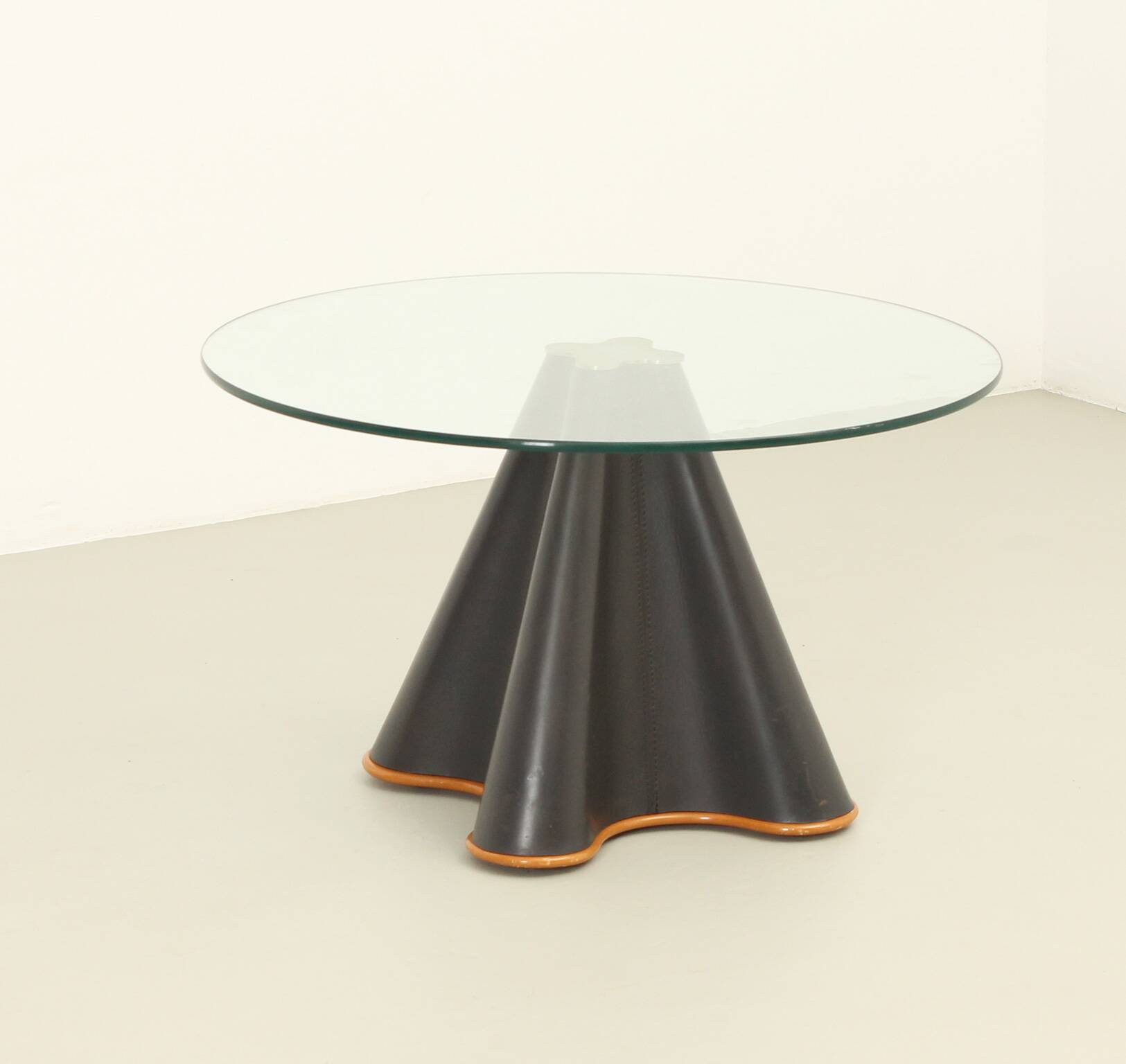 Trébol side table by Oscar Tusquets for Casas, Spain, 1993