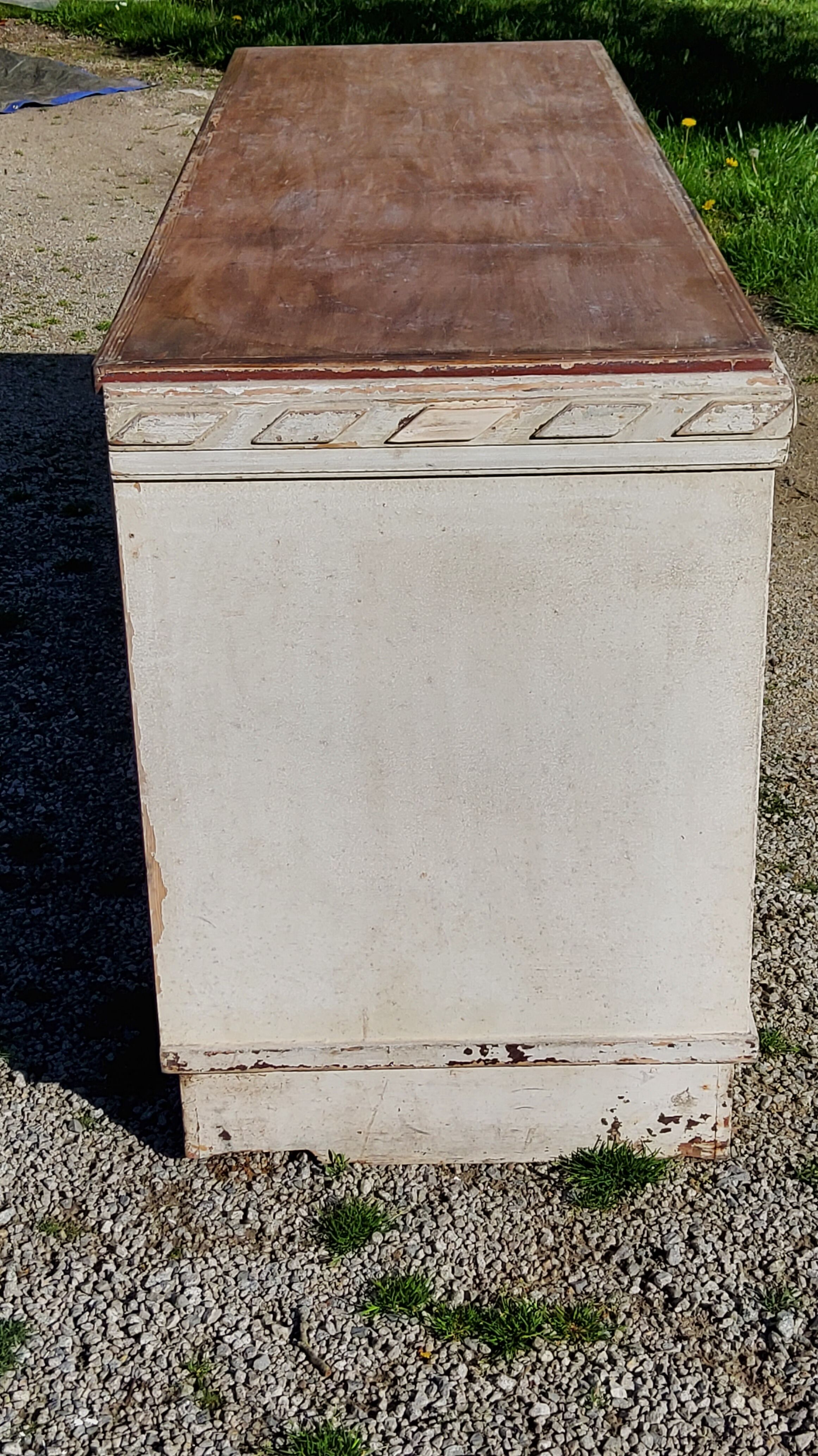 Grocery counter from the 30s