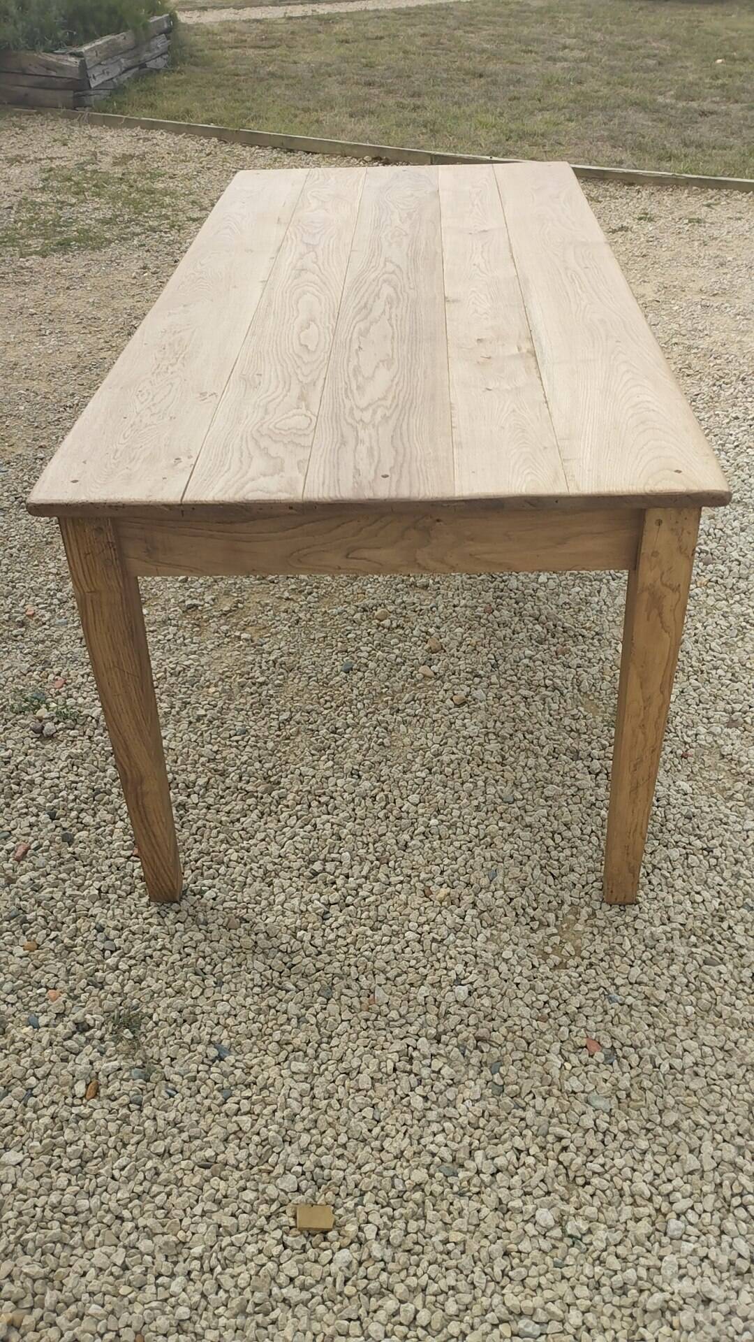 Rustic farmhouse table in solid oak with antique patina finish 200 x 90