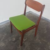 A set of 6 dining room chairs
