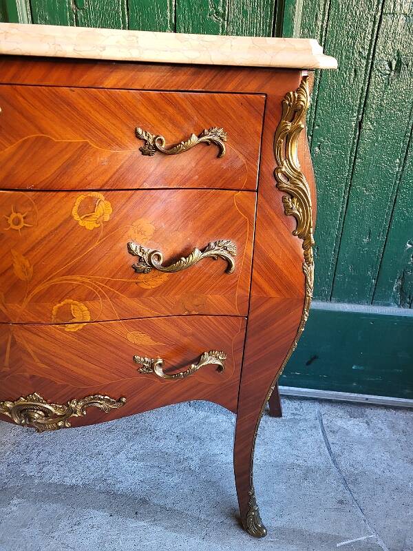 petite commode en bois de rose 3 tiroirs