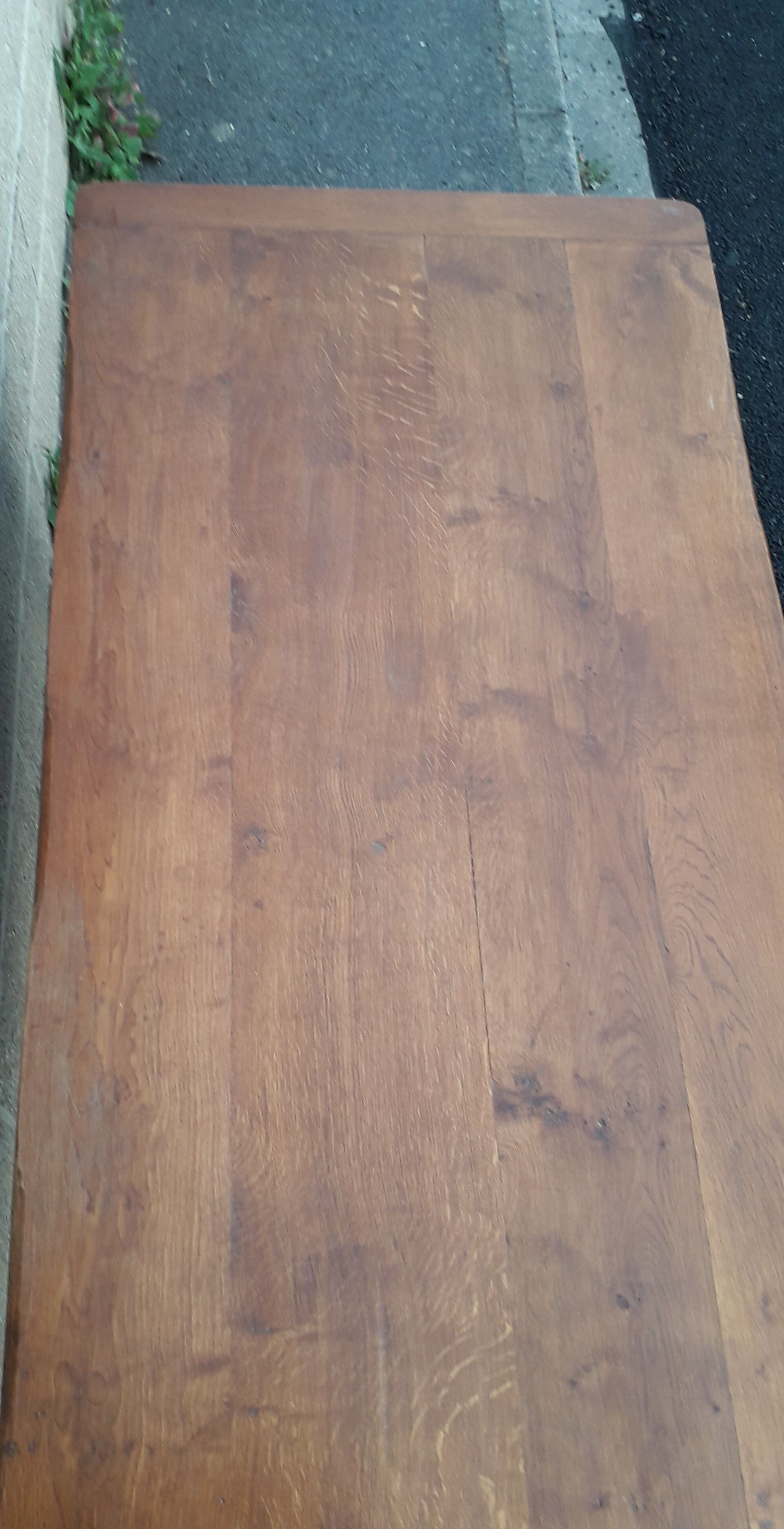 Farm table
