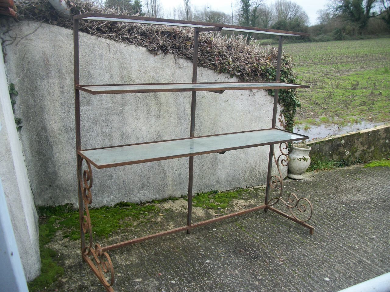 Shelf baker