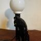 Lampe chat avec globe opalin année 80