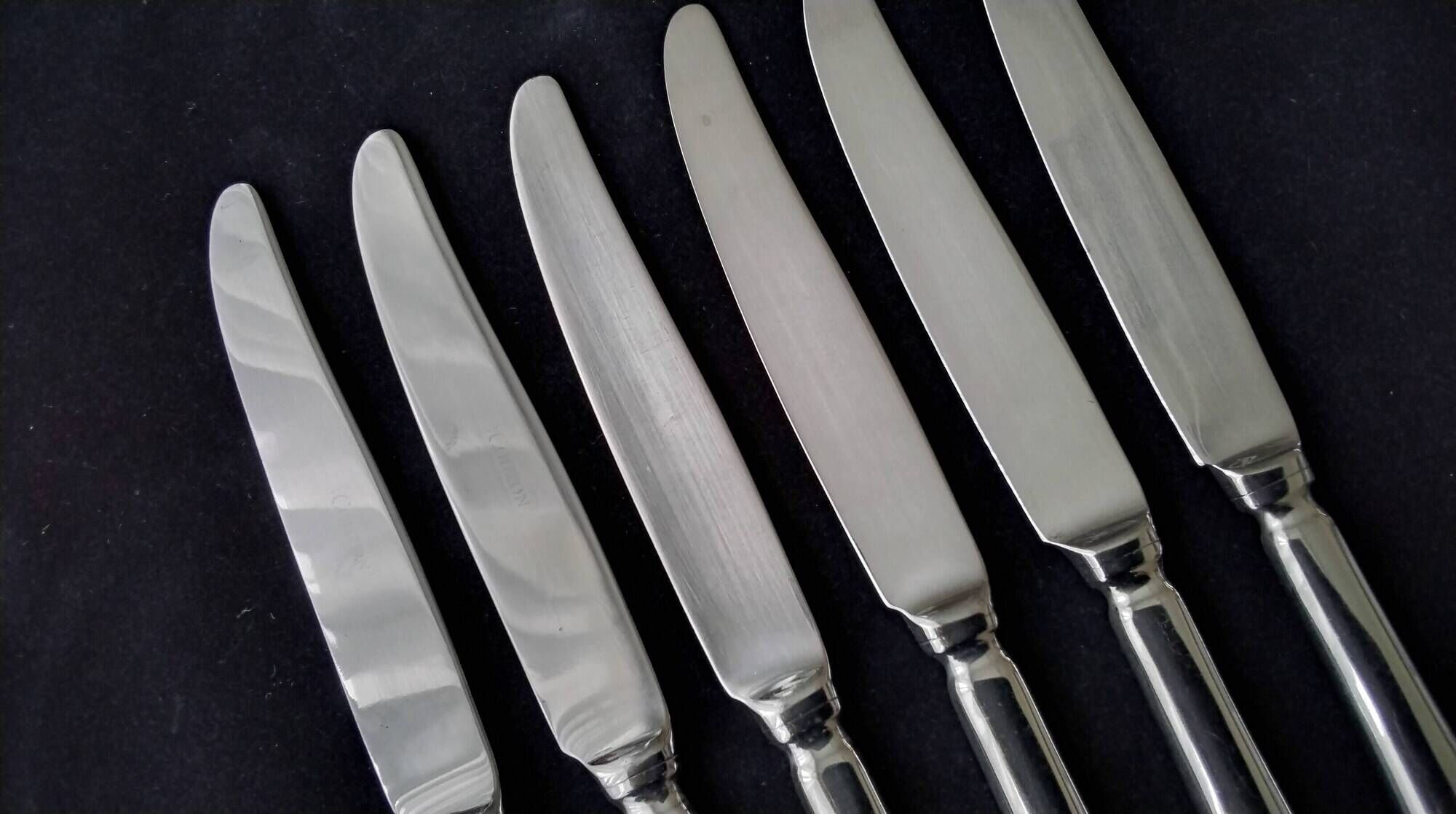 6 Jean Couzon knives, silver-plated metal and stainless steel, 23 cm