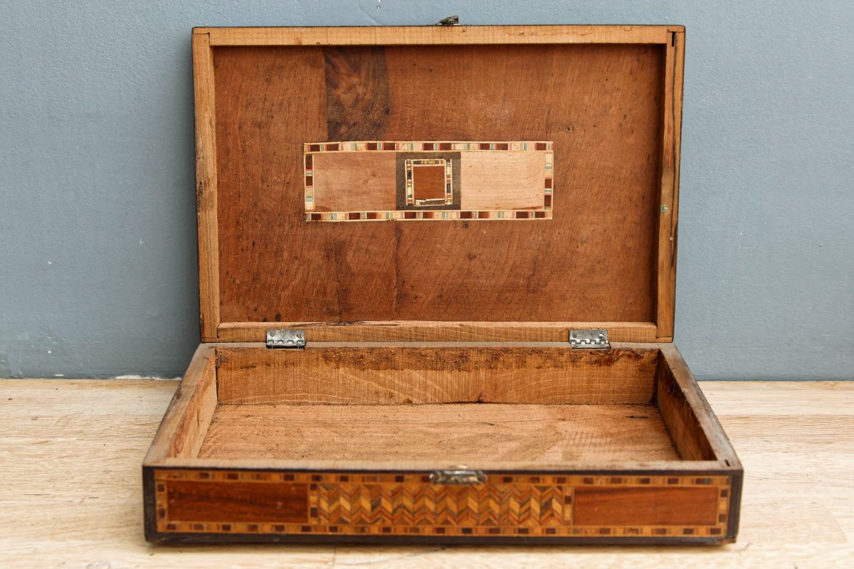 BOX XIXth in wood marquetry and mother-of-pearl