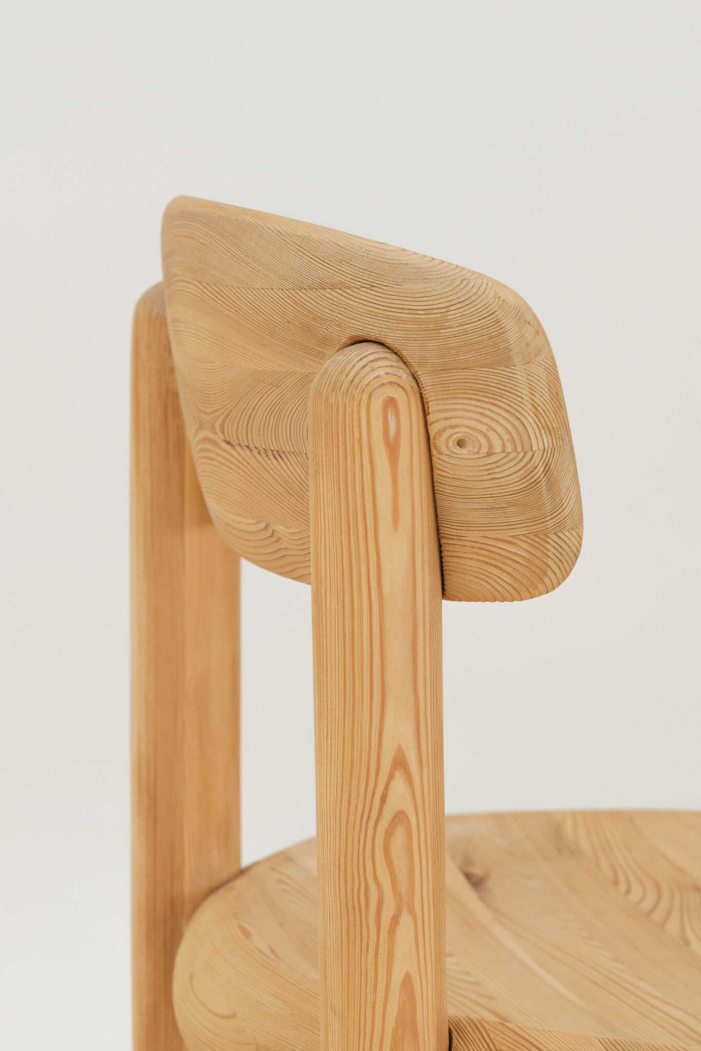 Set of 6 dining chairs in pine
