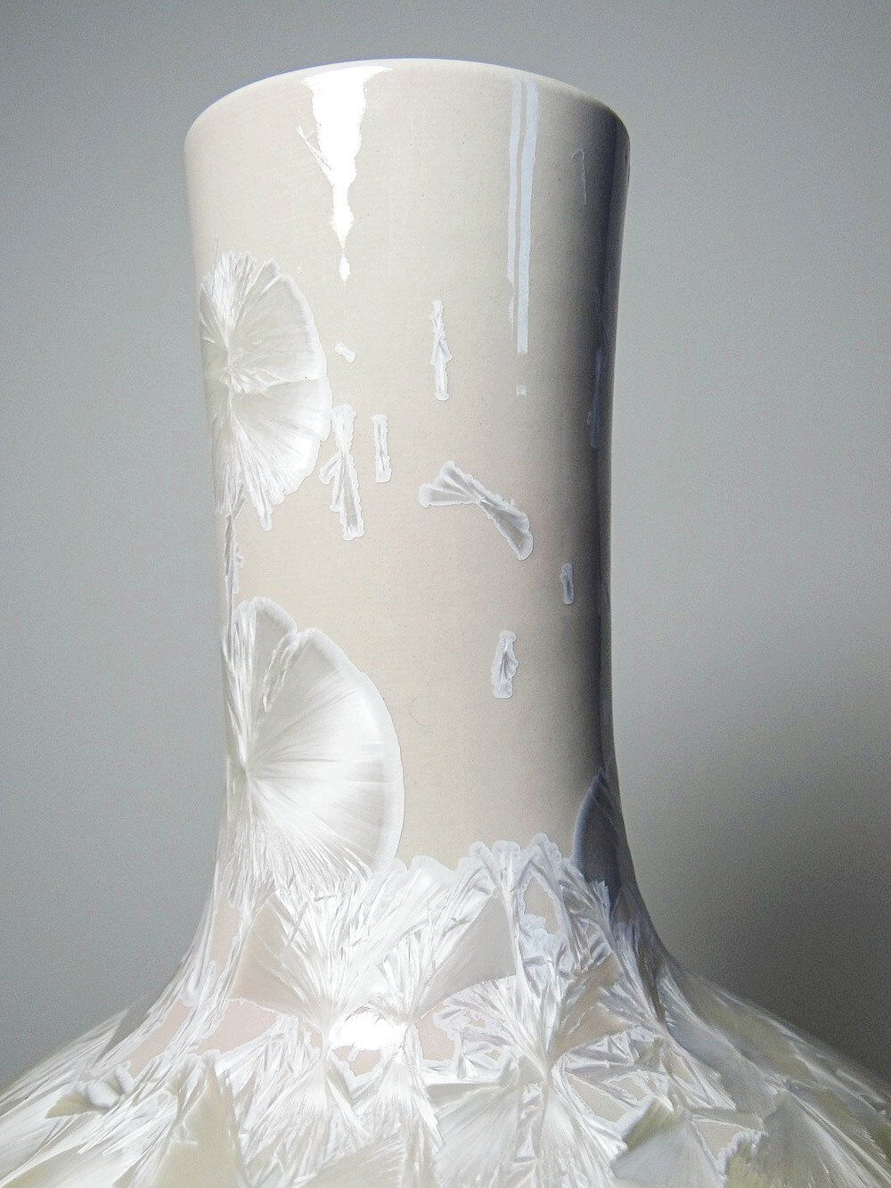 Vintage Jingdezhen Zhi porcelain globular vase with crystalline glazes.