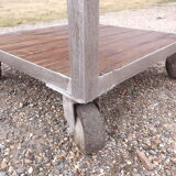 Table industrial iron and wood