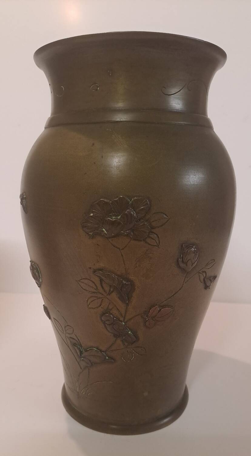 Pair of Asian vases in bronze, late 19th century.