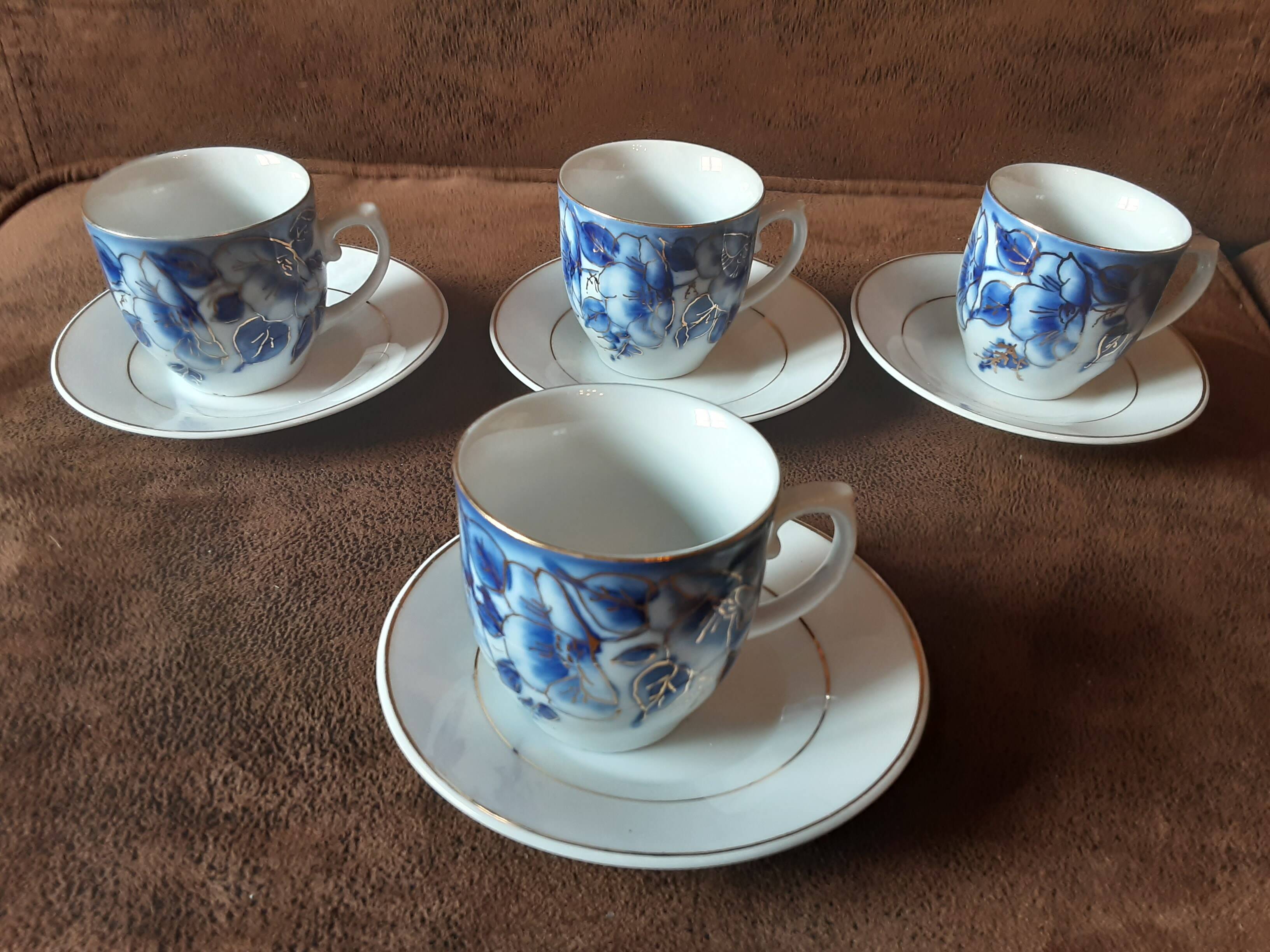 Set of 4 Romania cups and saucers