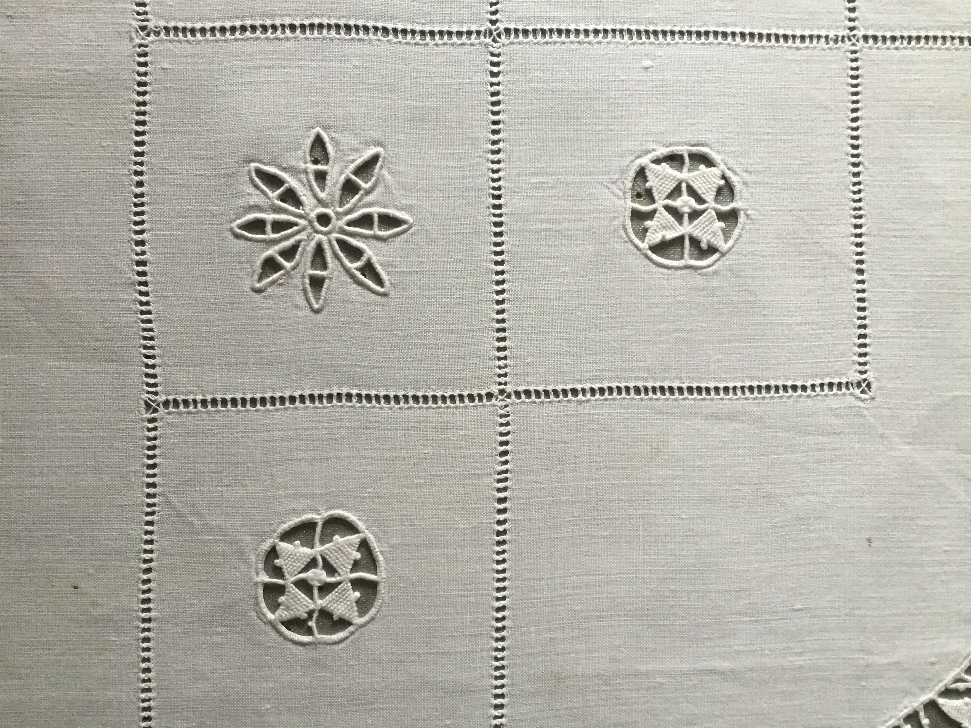 Embroidered linen tablecloth  200 x 255