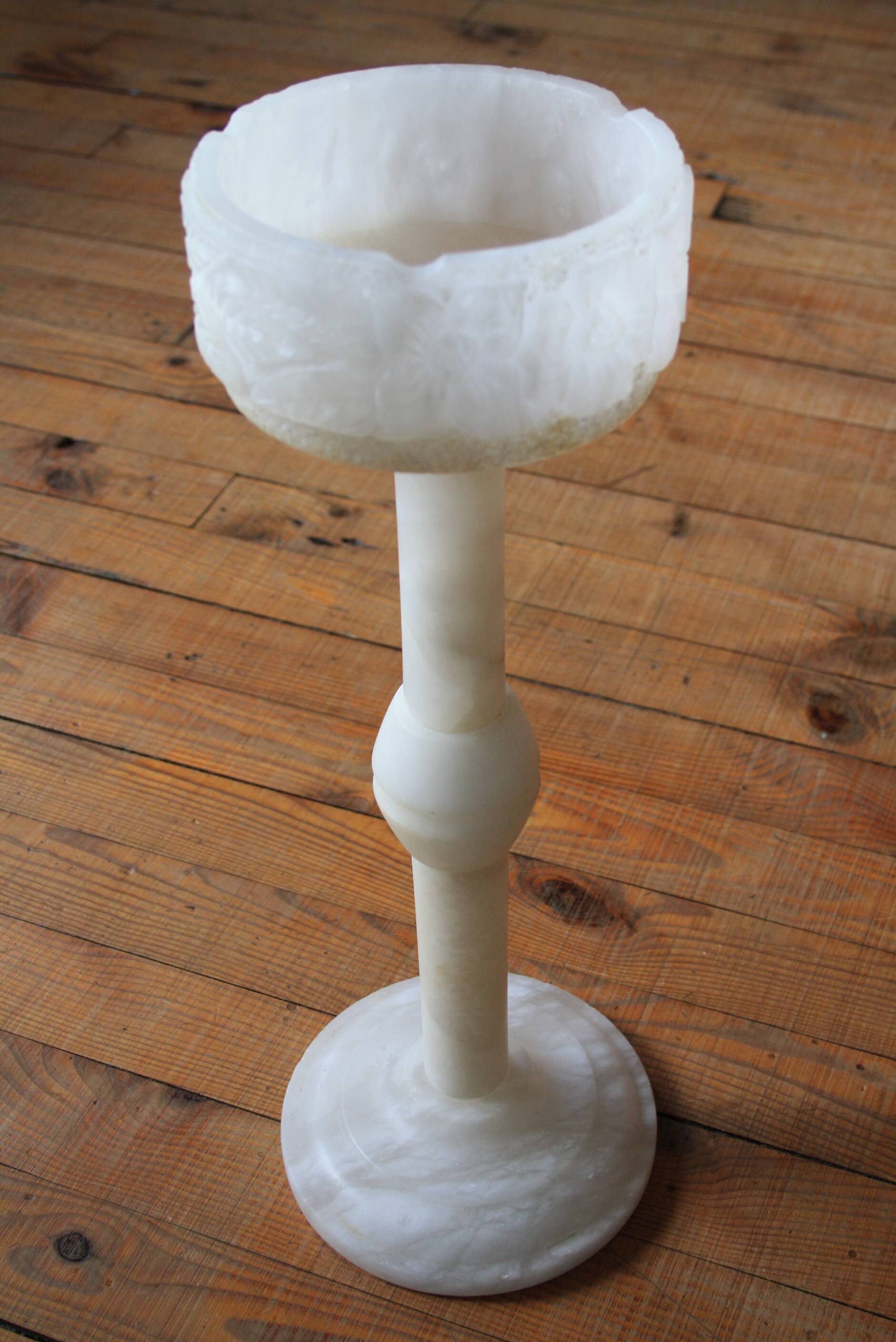 Empty pocket, alabaster ashtray