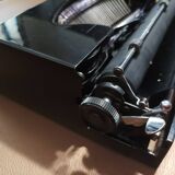 Japy portable typewriter, shiny black metal, 1950s