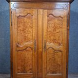 Louis XV wardrobe in solid walnut, 18th century.
