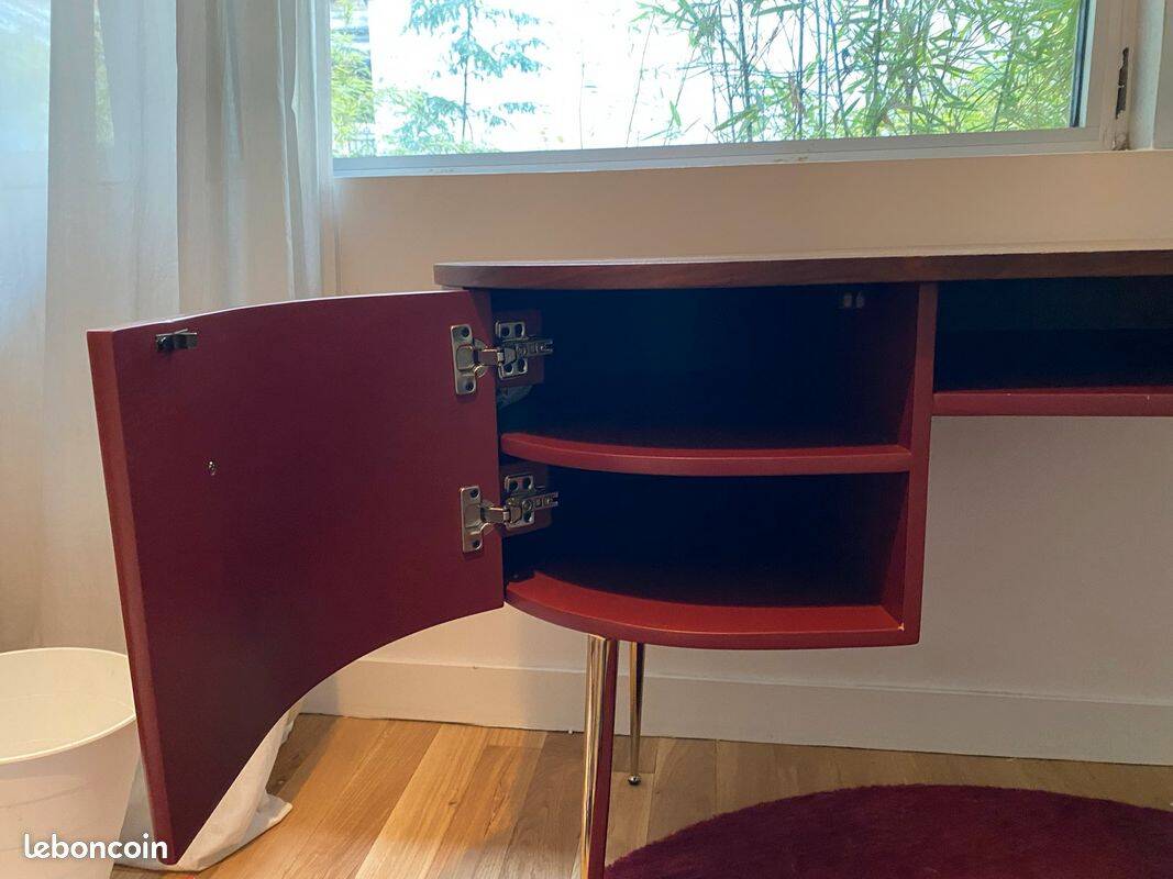 Walnut desk bordeaux