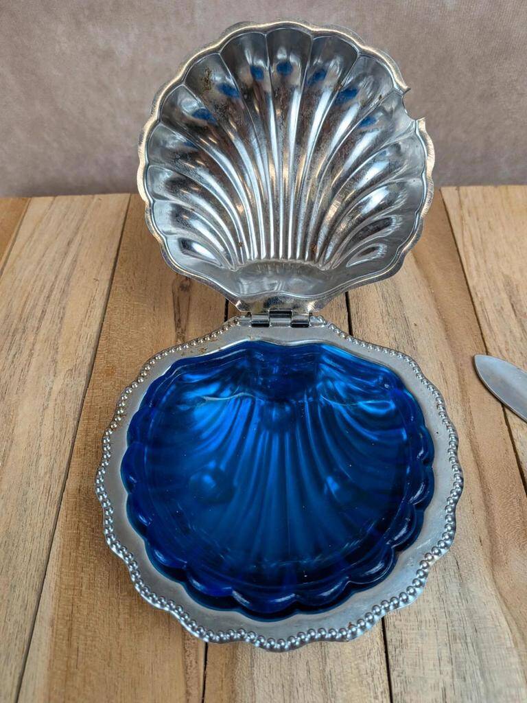 Vintage shell butter dish in silver-plated metal and blue glass – complete