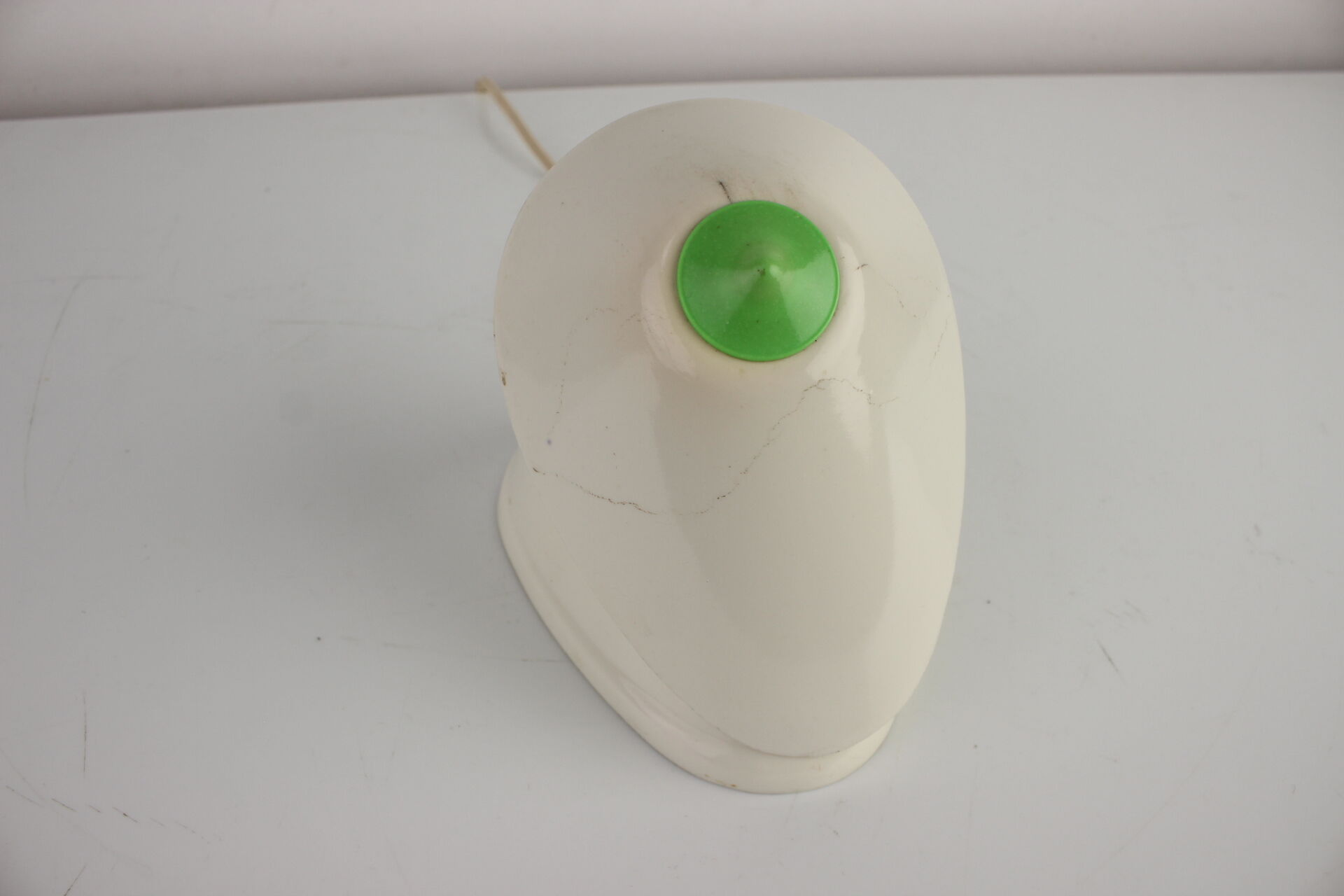 Lampe de table ou murale en bakélite blanche du milieu du siècle, années 1960