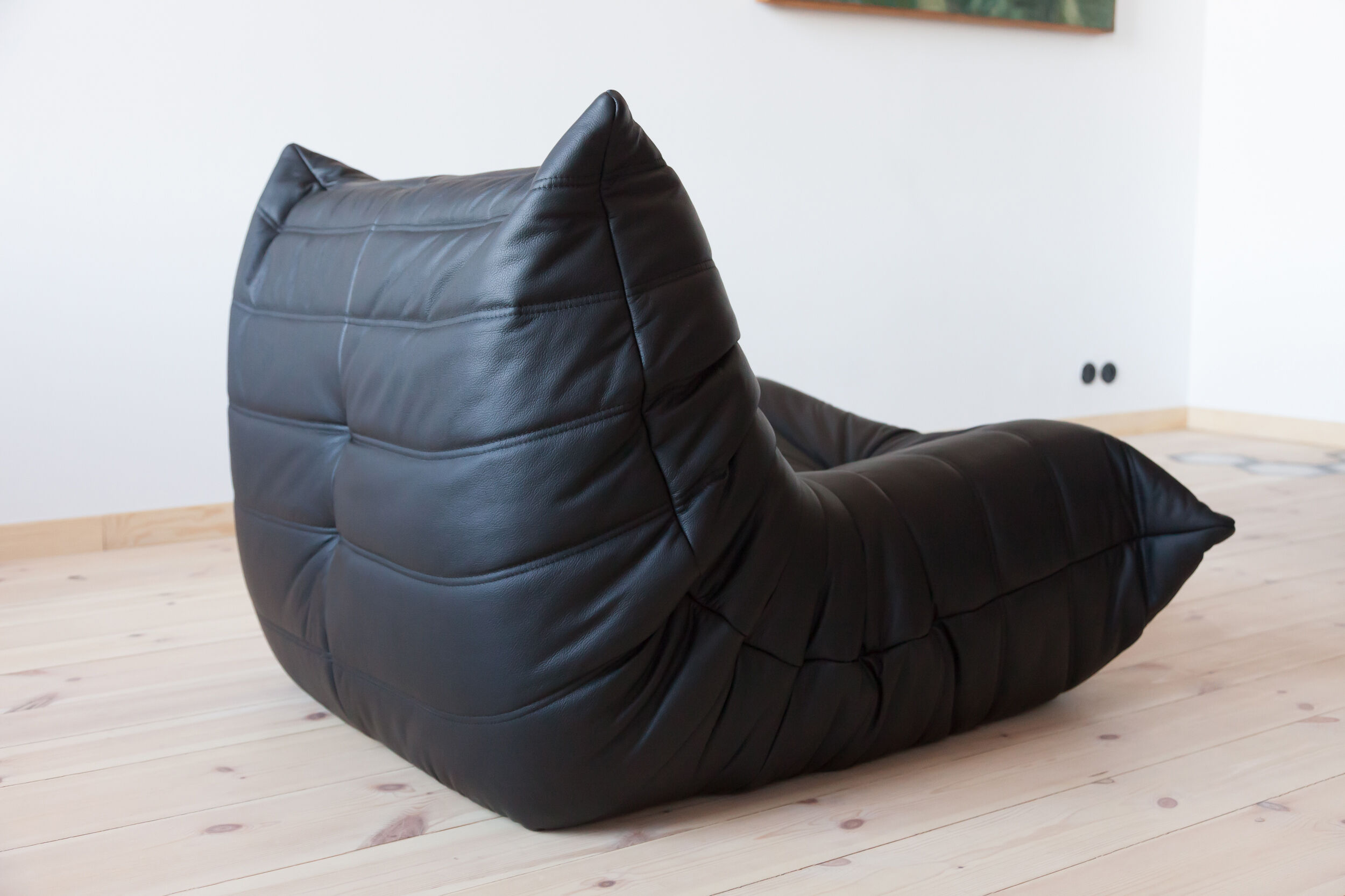 Togo armchair model designed by Michel Ducaroy 1973