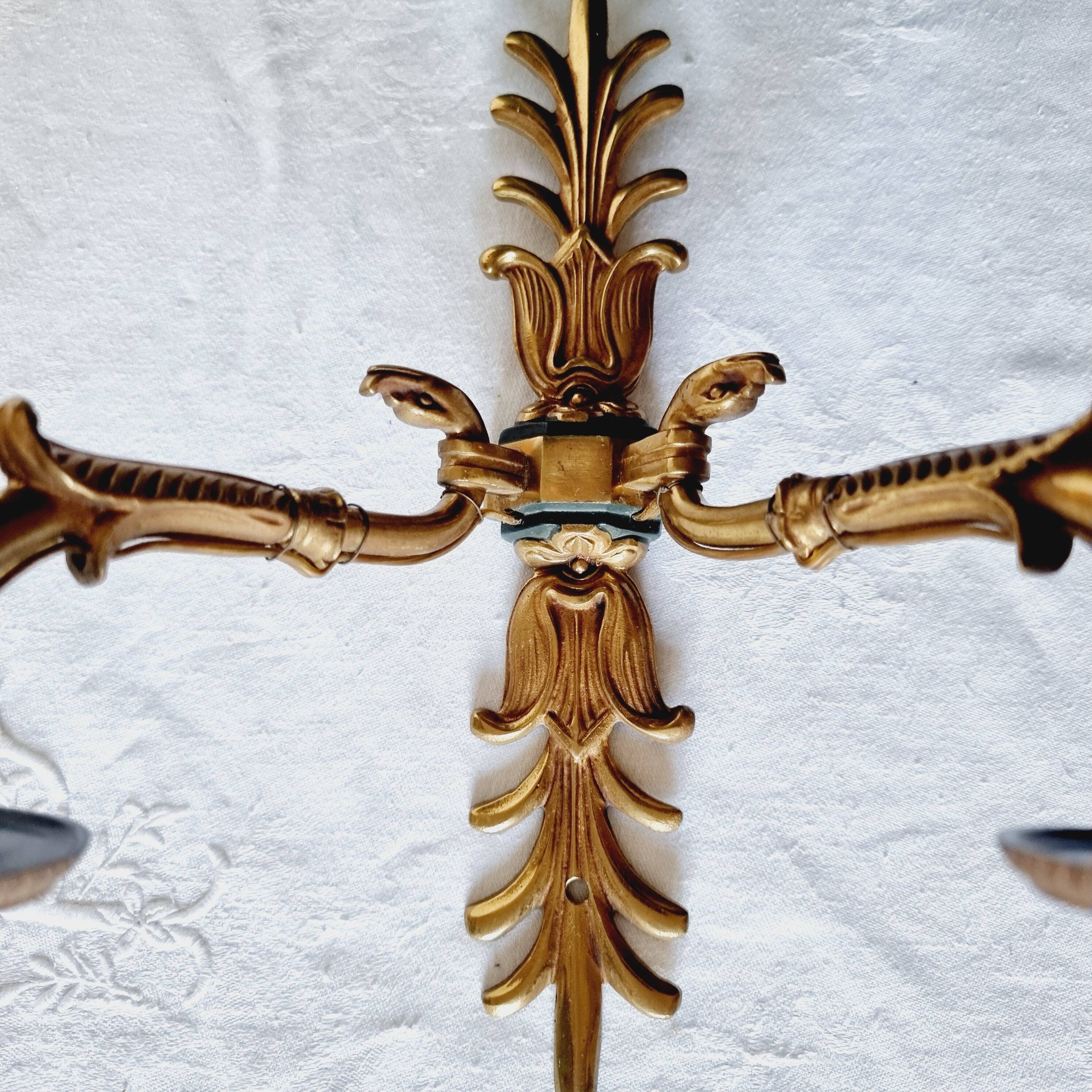 Pair of Empire style wall sconces in gilded bronze and Empire green, mid