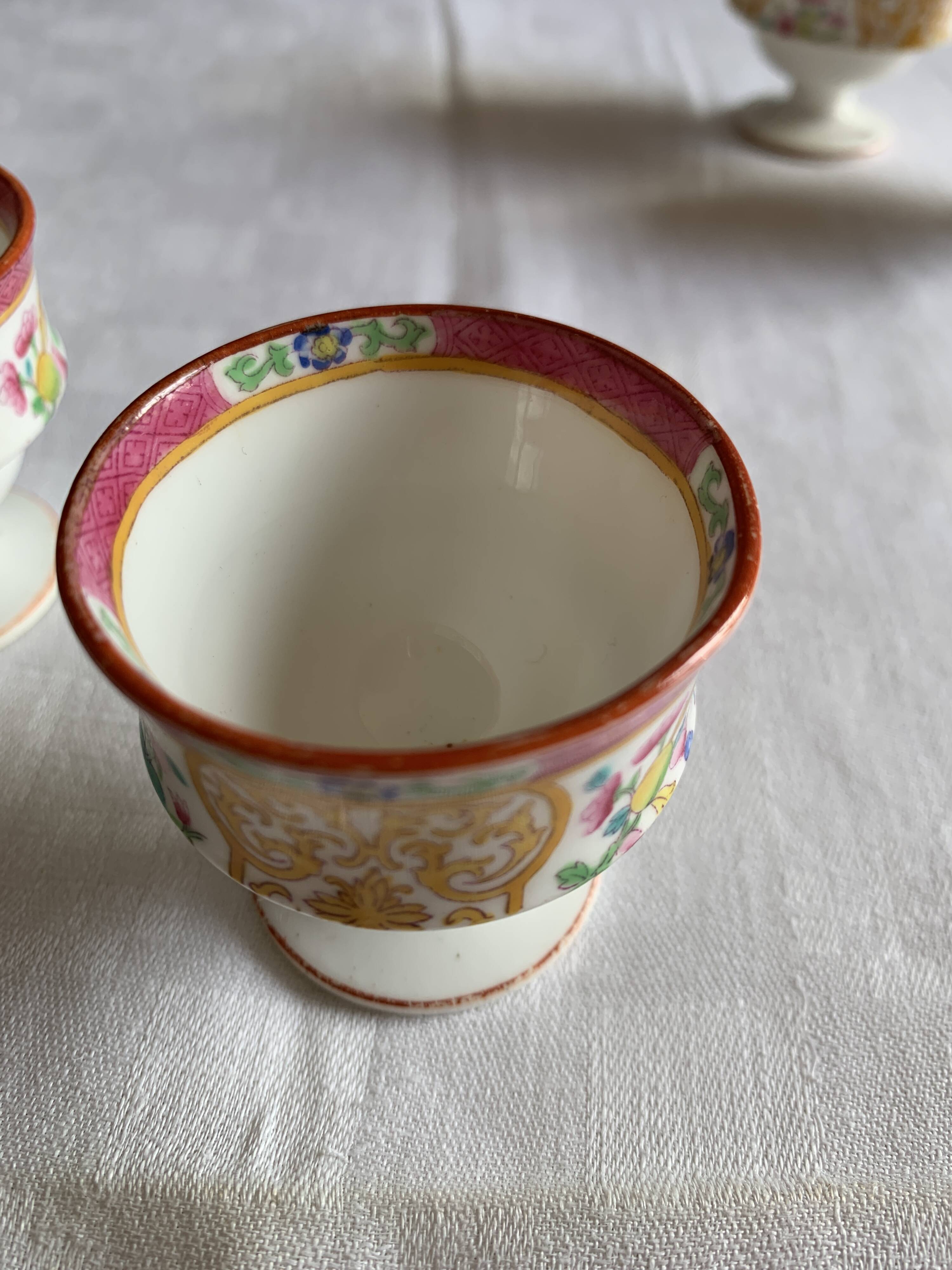 Minton egg cup holder and its 6 egg cups