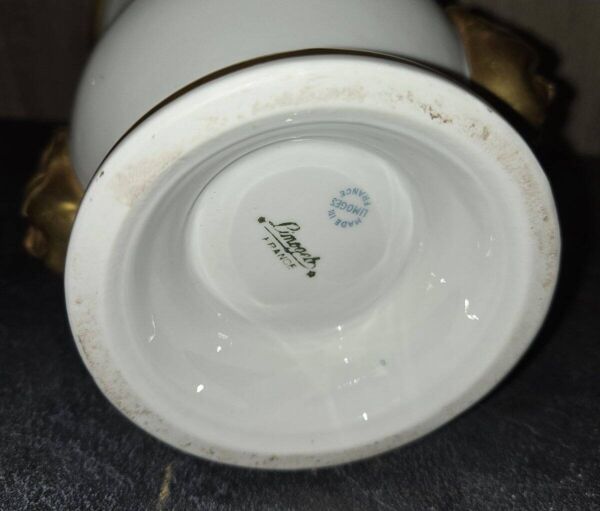 Cache-pot ou vase décoratif en porcelaine blanche, style Empire